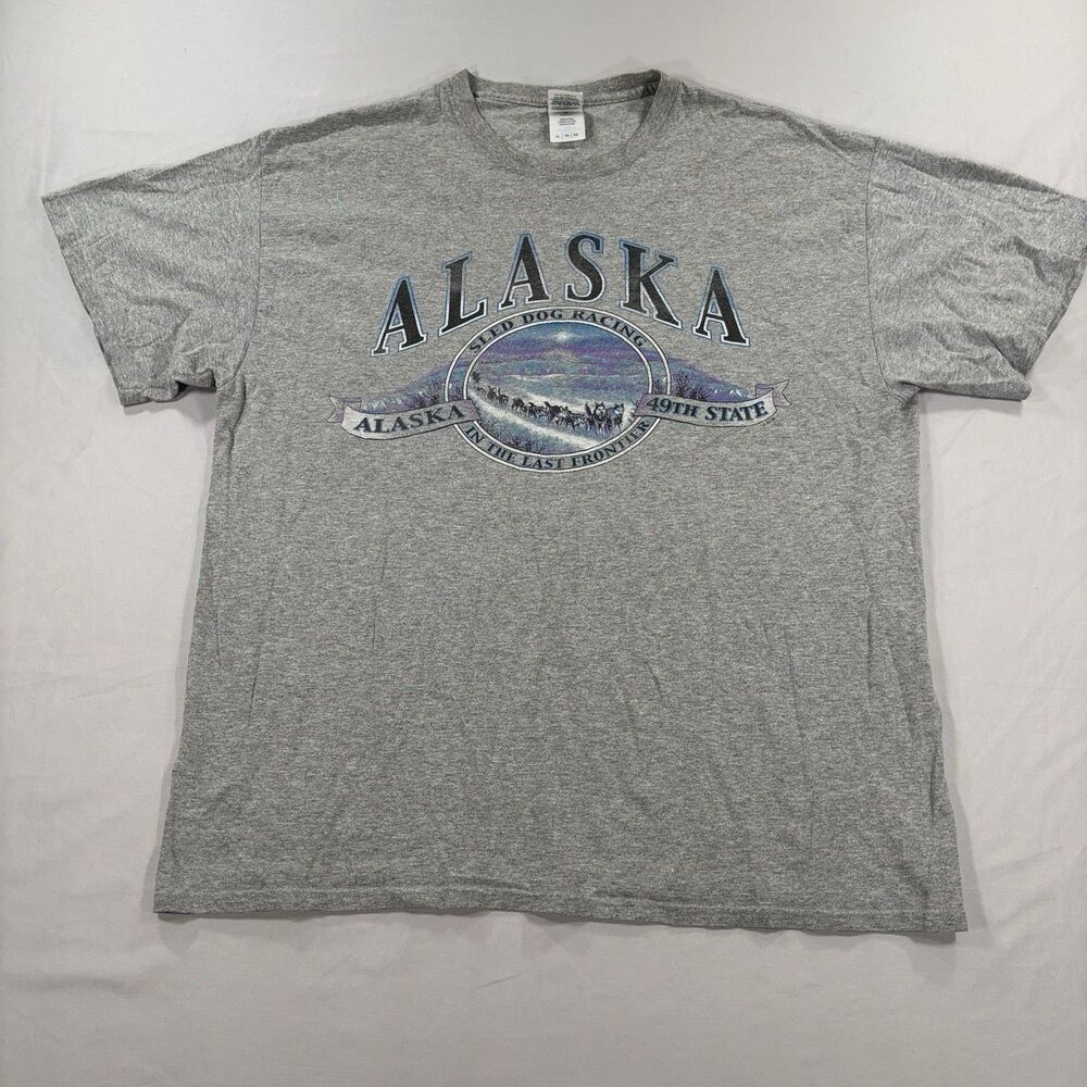 Vintage Alaska Sled Dog Racing Gildan Shirt Mens XL Gray Graphic Crewneck Cotton